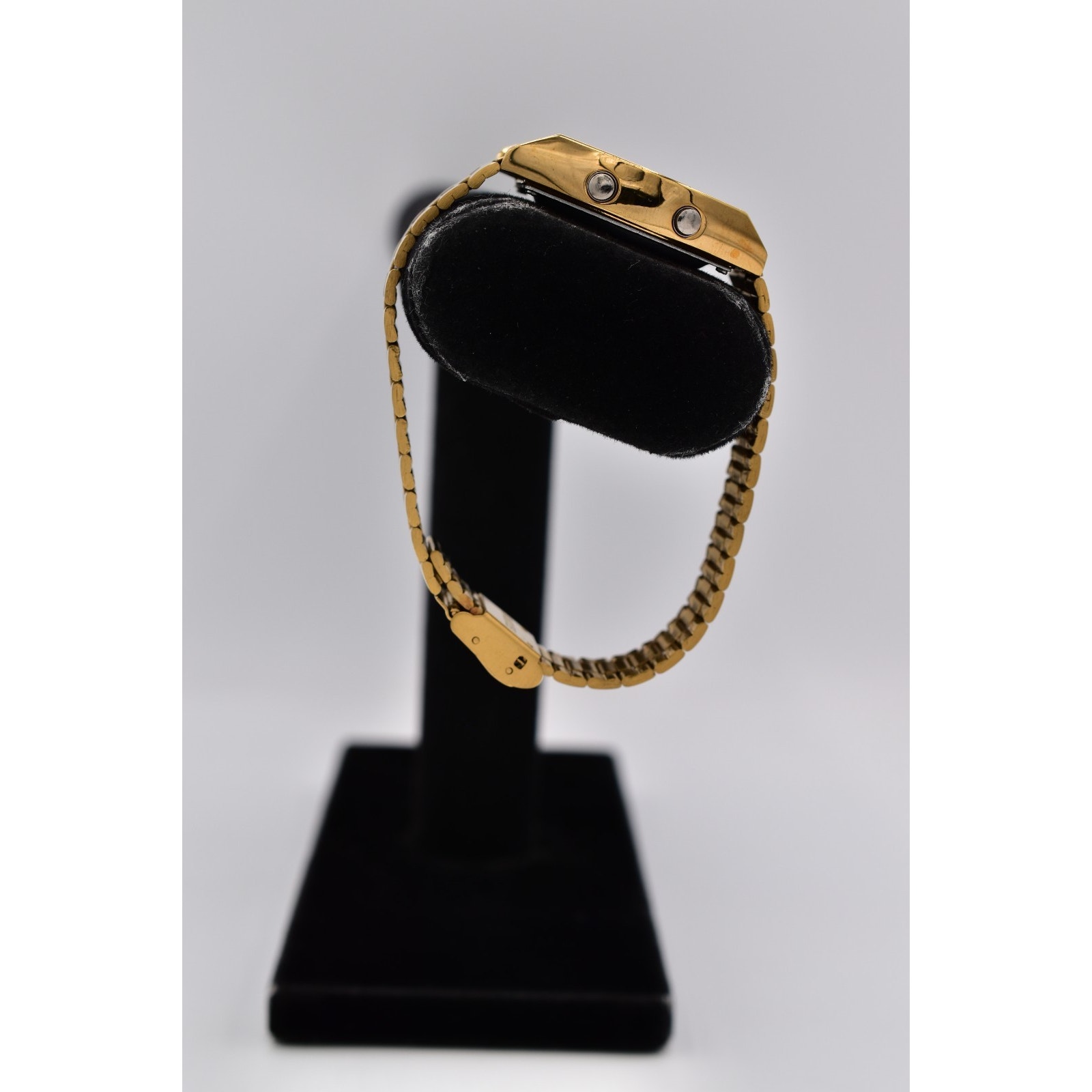 Casio Illuminator 3224 W-640 Mens Watch Gold Digital Watch Pre-Owned Works Bin2 — image 3 of 8